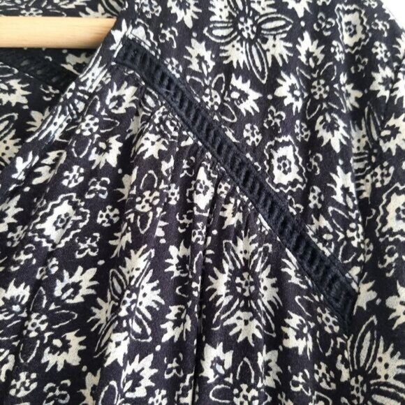 GAP Long Sleeve Shorts Romper Blue Floral Pattern Blue & White Sz L - Picture 7 of 14